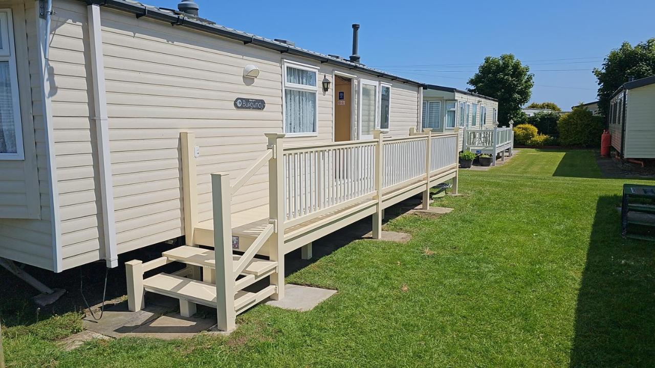 Serendipity Caravan Hire Chapel Saint Leonards Exterior photo